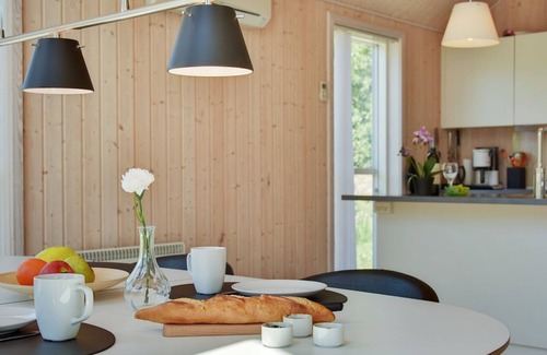 Rindby Strand House | Cozy Oceanfront Retreat "Erich" - Explore Sea Views Nearby