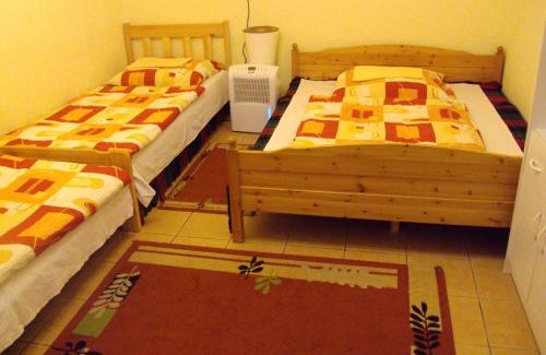 Lagymanyos Apartment | Comfortable Erik Apartments: Pet & Child Friendly Stay