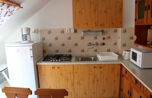 Heviz Apartment | Erika Apartmanházak: Family-Friendly Retreat with Spa & Pool