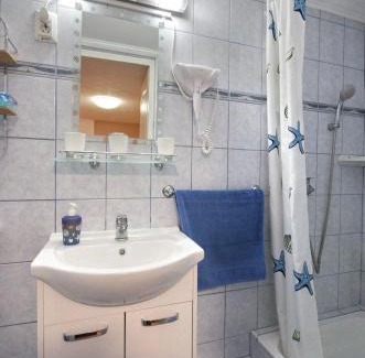 Gyula Apartment | Top-Rated Erika Mini Apartman with Oceanfront Views