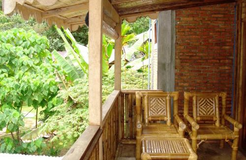 Bukit Lawang House | Family-Friendly Eriono Guest House in Bukit Lawang