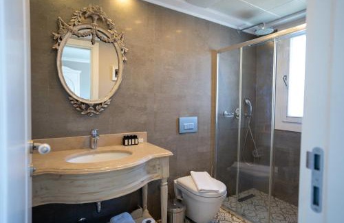 Alacati Hotel | Tranquil Eritrina Alacati: Oceanfront Pool & Dining Awaits