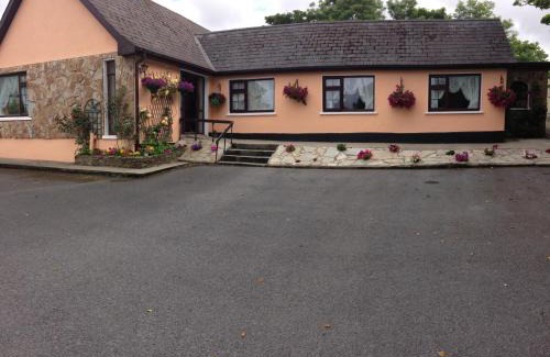 Moyard Bed & Breakfast | Discover Eriu Lodge: Guest Rated 9/10 with Breakfast Included