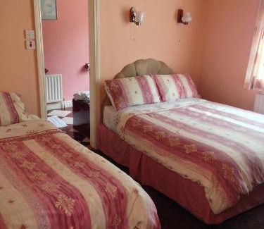 Moyard Bed & Breakfast | Discover Eriu Lodge: Guest Rated 9/10 with Breakfast Included