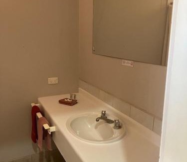 Erldunda Hotel | Relax at Erldunda Desert Oaks Resort - Pet Friendly Retreat