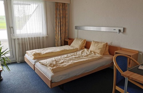 Forst-Langenbuhl Hotel | Grizzlybär: Family-Friendly Hotel with Breakfast Included