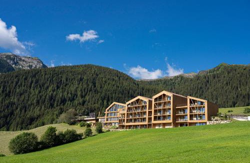 La Via Hotel | Discover Erlebnisort Gassenhof: Oceanfront Bliss Awaits