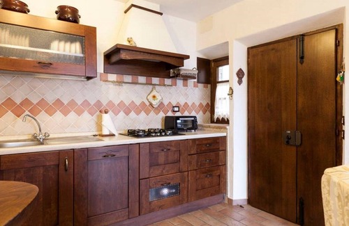 Castiglione d'Orcia House | Discover Ermione: Pet-Friendly Retreat in Val d'Orcia