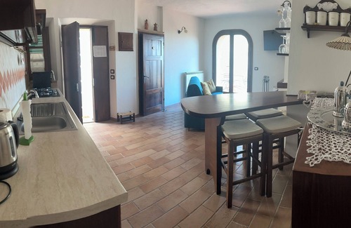 Castiglione d'Orcia House | Discover Ermione: Pet-Friendly Retreat in Val d'Orcia