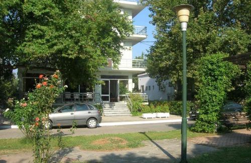 Loutra Ypatis Hotel | Ermis: Pet-Friendly Retreat with Family Amenities & Dining