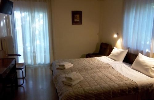 Loutra Ypatis Hotel | Ermis: Pet-Friendly Retreat with Family Amenities & Dining
