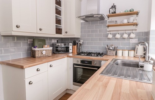 Skipton Cottage | Relax at Ermysted's Cottage with Garden in Skipton