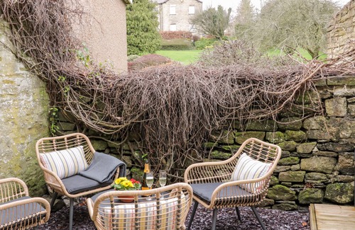 Skipton Cottage | Relax at Ermysted's Cottage with Garden in Skipton