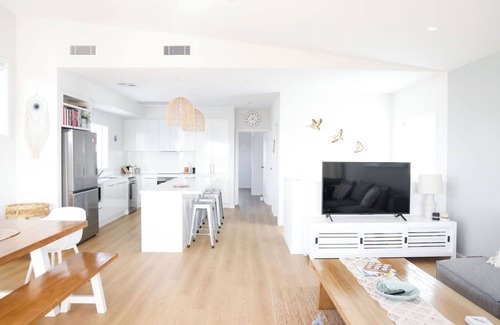 Waterhouse House | Discover Ernie’s - Family and Pet-Friendly in Long Beach