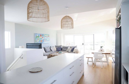 Waterhouse House | Discover Ernie’s - Family and Pet-Friendly in Long Beach