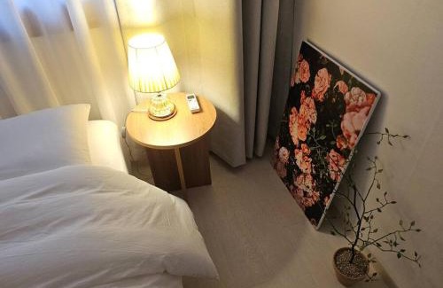 Gaebong-dong Apartment | EROB's House