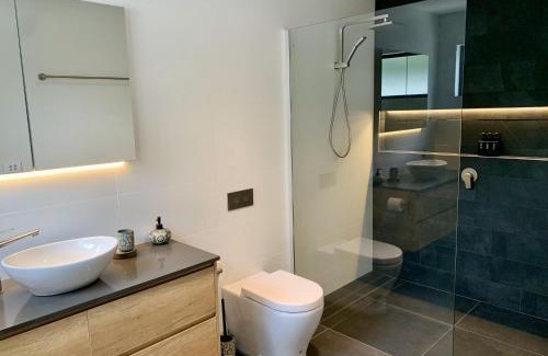 Erowal Bay Villa | Experience Erowal Bay Guesthouse with Oceanfront Views