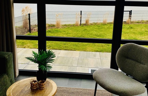 Enkhuizen House | Oceanfront Premium Chalet with Pet-Friendly Amenities