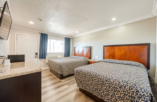 Mojave Hotel | Budget-Friendly ERTH INN by AGA with Breakfast & Kitchen