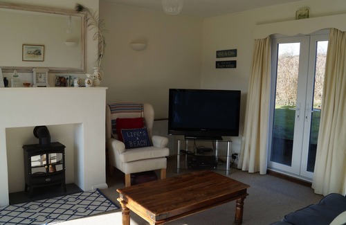 Llanfair House | Erw - Beach 200 yards, beautiful mountain views from property (2 night minimum)