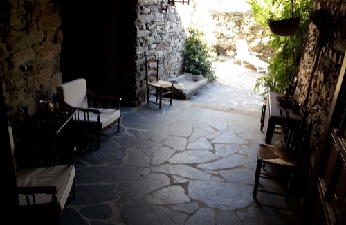 Portela de Portomourisco Cottage | Idyllic Rural Retreat with Pool and Spa Amenities