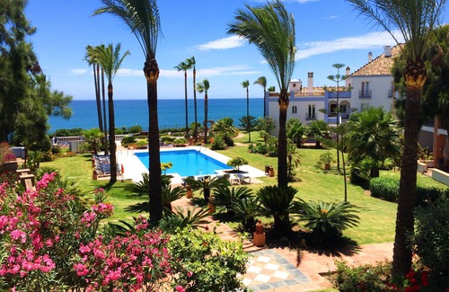 Costa del Sol Occidental Apartment | Beachfront Apartment for 5 with Panoramic Views & Pool