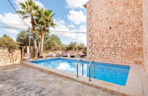 Cala Llombards House | Es Cantó: Family-Friendly 4-Star Retreat with Pool