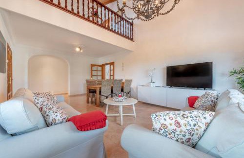 Cala Llombards House | Es Cantó: Family-Friendly 4-Star Retreat with Pool