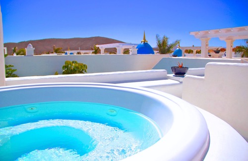Geafond Villa | Experience Villa Santorini with Private Pool & Spa Retreat