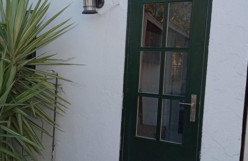 Puerto Lumbreras House | Discover The White House: Your Pet-Friendly Oasis
