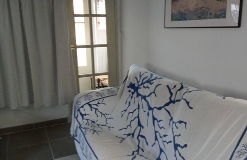 Puerto Lumbreras House | Discover The White House: Your Pet-Friendly Oasis