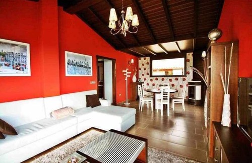 O Esqueiro House | Discover Casa do Carpinteiro: Family-Friendly with Spa & Breakfast