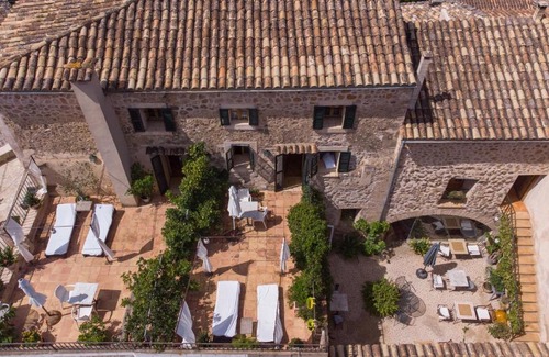 Estellencs House | Discover Es Nord: Family-Friendly 4-Star Retreat
