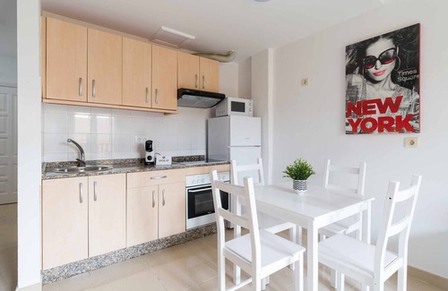 Puerto del Rosario Apartment | Unwind at Mahostly Sun and Spa: Top-Rated Retreat with Hot Tub