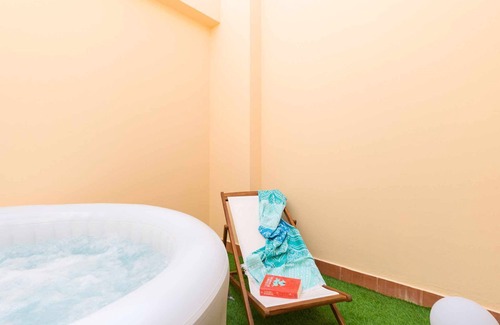 Puerto del Rosario Apartment | Unwind at Mahostly Sun and Spa: Top-Rated Retreat with Hot Tub
