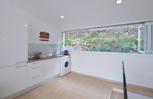 Puerto de Soller Ski Chalet | Es Racó d'es Port: Family-Friendly Home by the Beach