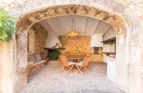 Buger House | Es Rafal with Mountain Views