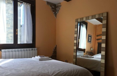 Tramacastilla de Tena Apartment | Cozy Apartment in Sallent de Gállego-El Formigal for 4