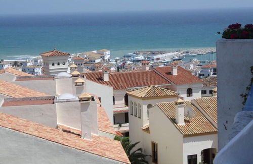 Castillo de Sabinillas Apartment | Exceptional Ocean View Apartment Near Puerto de la Duquesa
