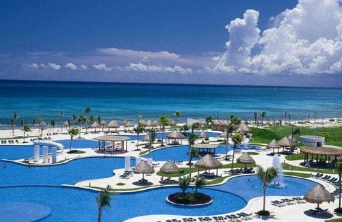 Playacar Fase II Apartment | Stylish Room with Pool Access, Like a Private Apartment