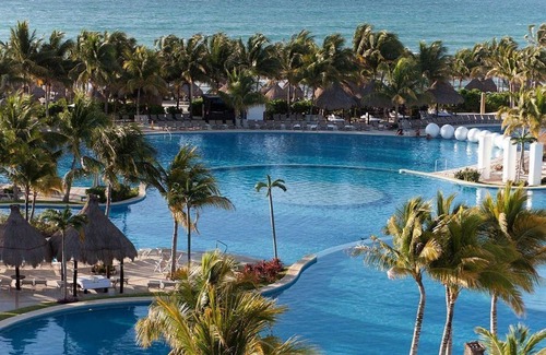 Playacar Fase II Apartment | Stylish Room with Pool Access, Like a Private Apartment
