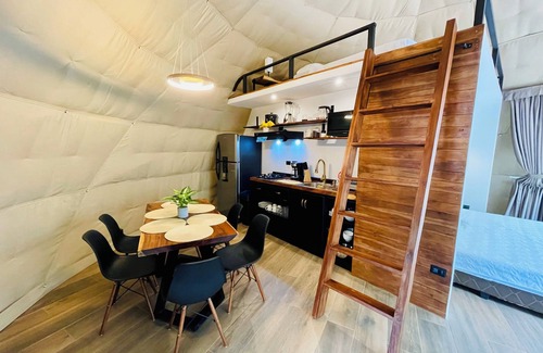 Cobano Hotel | Escápate al paraíso Domos con jacuzzi y terraza privada dentro de la naturaleza