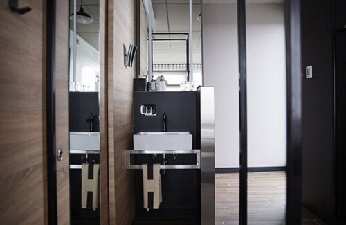 Brossard Hotel | Top-Rated Escad Hotel Quartier Dix30 with Family-Friendly Amenities