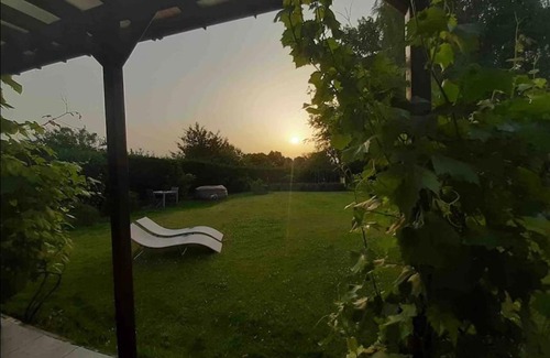 Chapelle-lez-Herlaimont Bed & Breakfast | Cozy Escala B&B with Inviting Hot Tub & Great Reviews