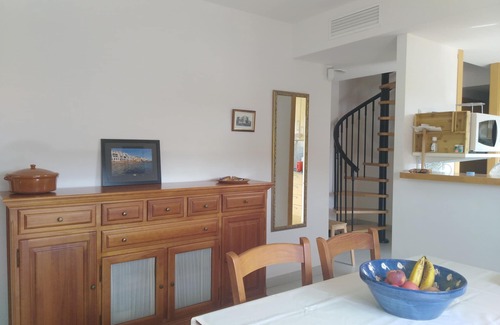 L'Escala Apartment | Perfect Escala Duplex 8 P with Ocean View & Pool Access