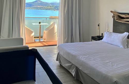 L'Ile-Rousse Hotel | Exceptional Escale Côté Sud: Family-Friendly & Accessible Stay
