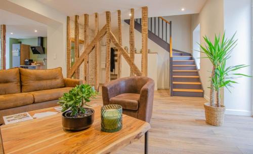 Proverville House | Escape to Escale en Champagne with Oceanfront Bliss
