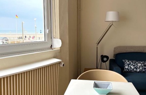Hardelot-Plage Apartment | Oceanfront Studio with Sea View at Plage d'Opale