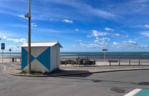 Hardelot-Plage Apartment | Oceanfront Studio with Sea View at Plage d'Opale