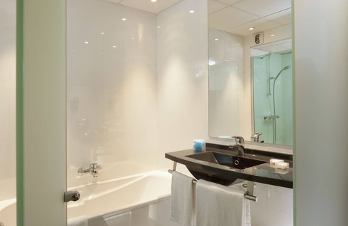 Sud Hotel | Relaxing Escale Oceania Aix-en-Provence with Pool & Spa